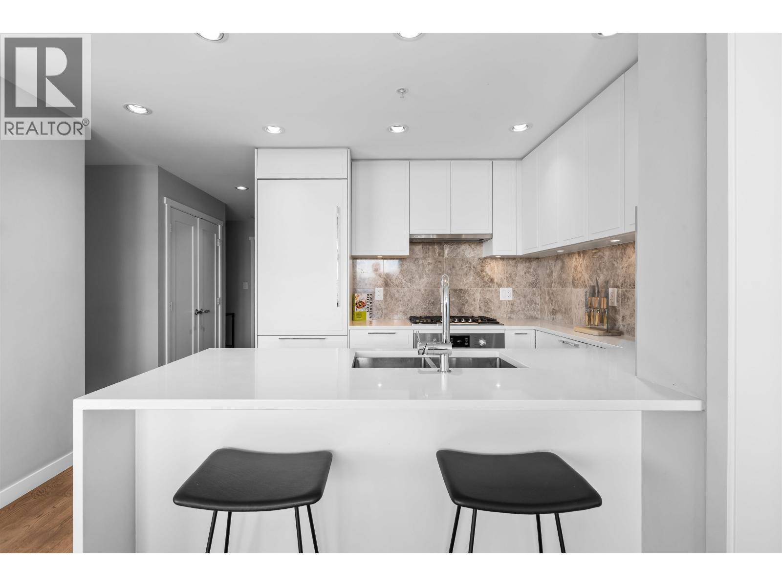 1210 118 Carrie Cates Court, North Vancouver, British Columbia  V7L 0B2 - Photo 9 - R3110697