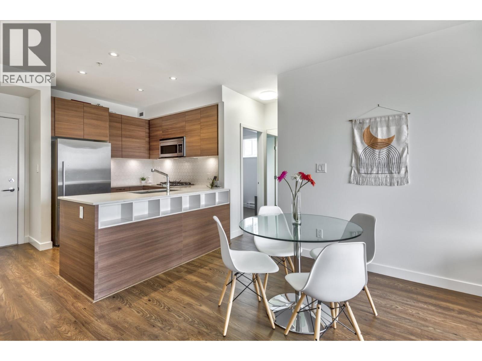 402 1061 Marine Drive, North Vancouver, British Columbia  V7P 1S6 - Photo 6 - R3110700