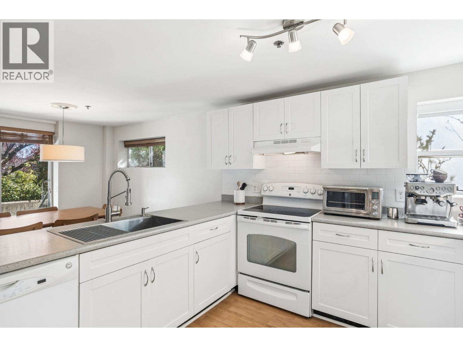 4306 Sophia Street, Vancouver, British Columbia  V5V 3V7 - Photo 11 - R3110706