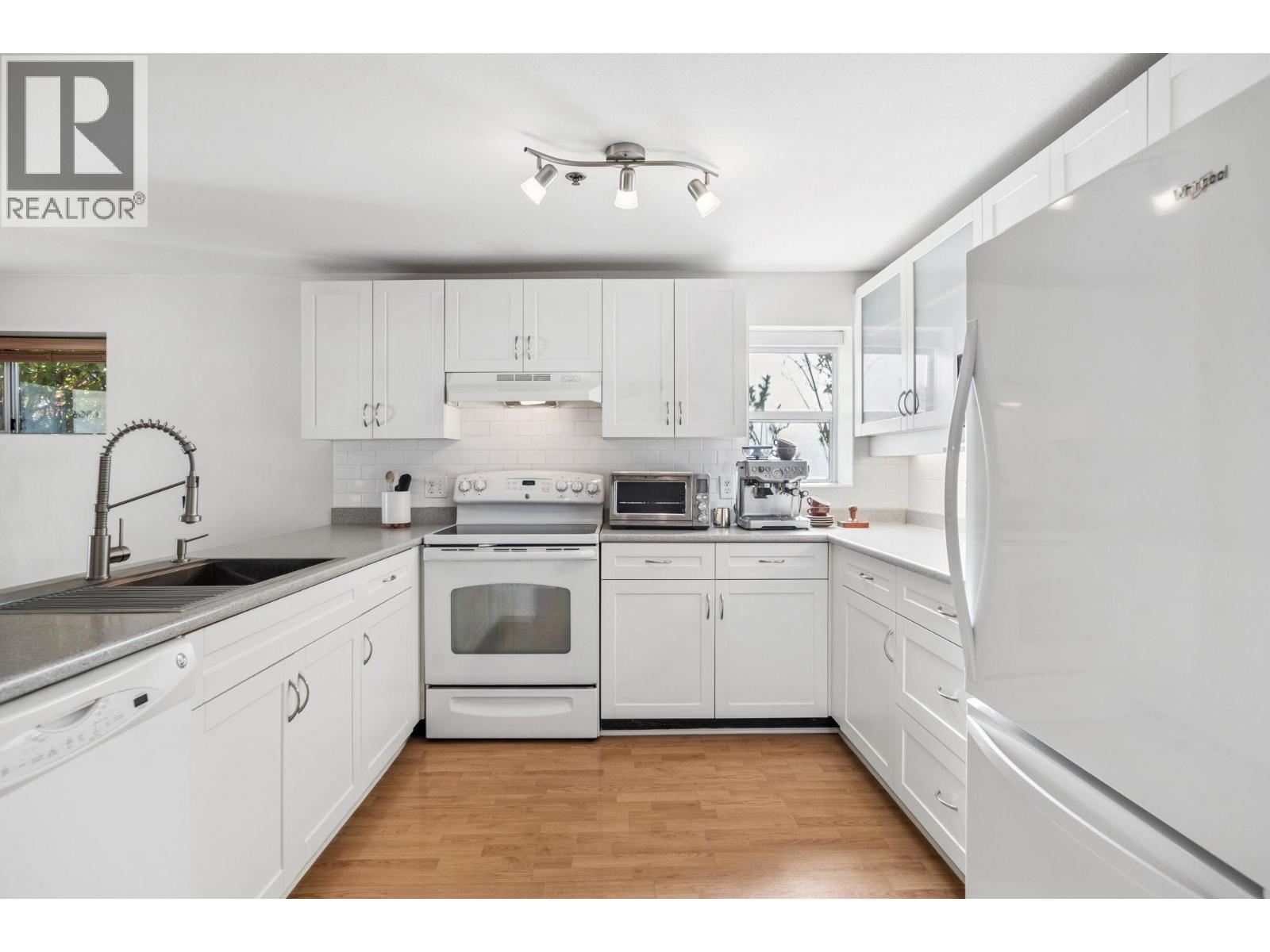 4306 Sophia Street, Vancouver, British Columbia  V5V 3V7 - Photo 12 - R3110706