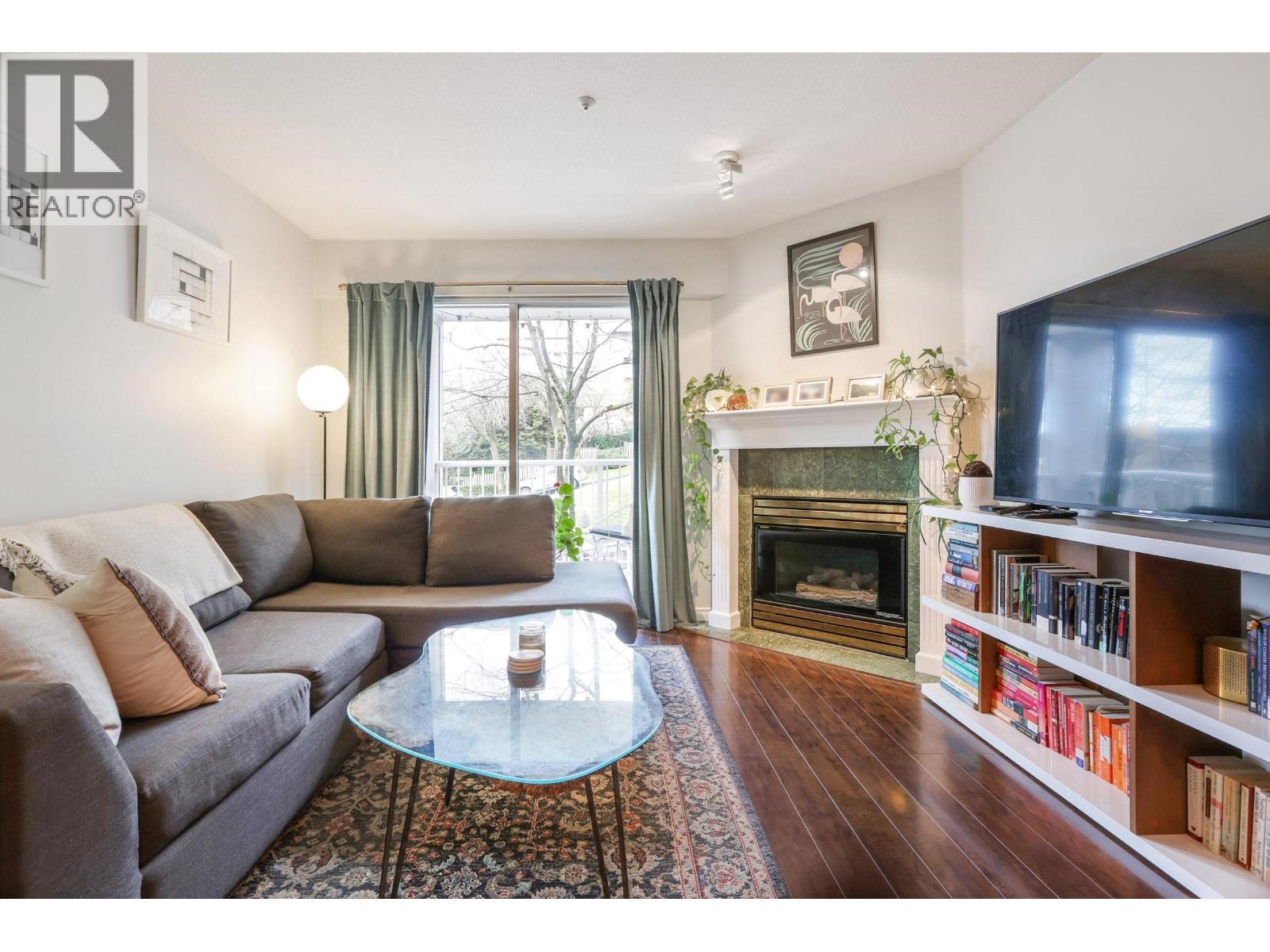 304 135 Eleventh Street, New Westminster, British Columbia  V3M 4C7 - Photo 3 - R3110773