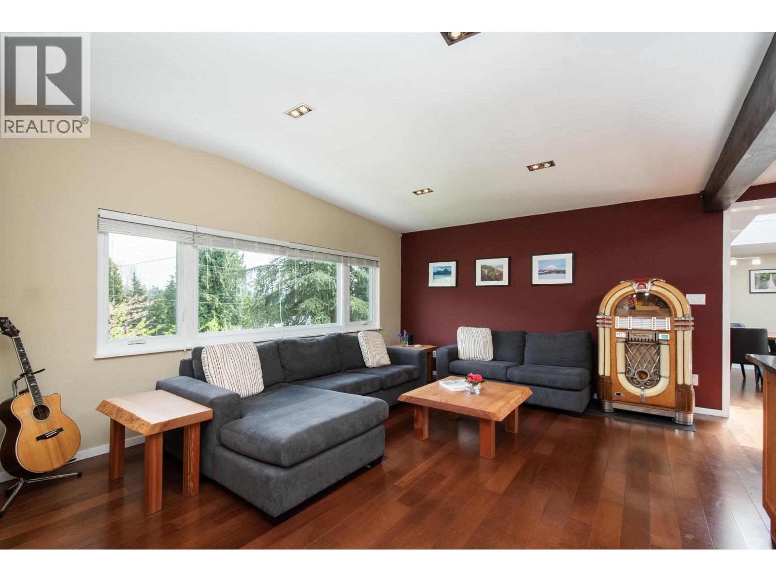 2175 Greylynn Crescent, North Vancouver, British Columbia  V7J 2X6 - Photo 4 - R3110704