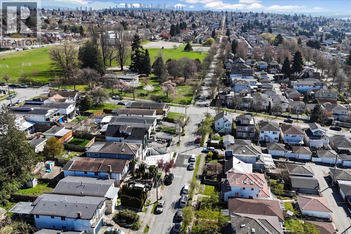 770 E 61st Avenue, Vancouver, British Columbia  V5X 2C2 - Photo 2 - R3110743