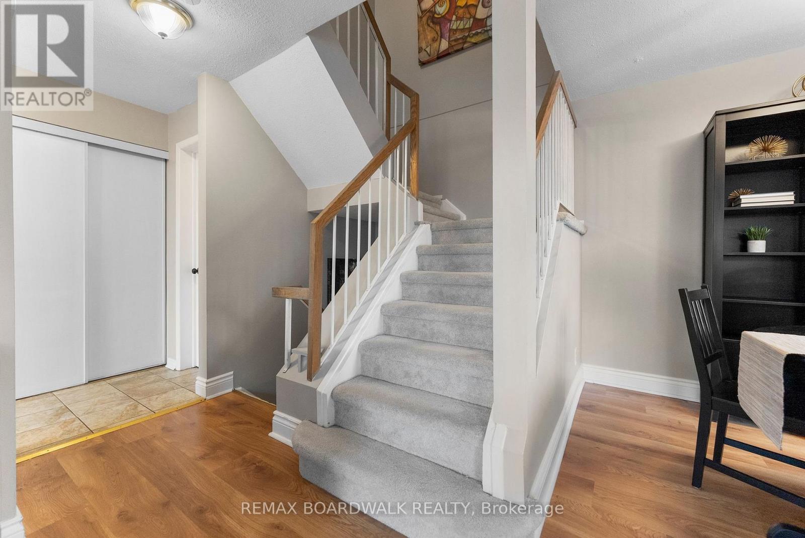 614 Tanguay Court, Ottawa, Ontario  K2L 3X3 - Photo 5 - X12993372