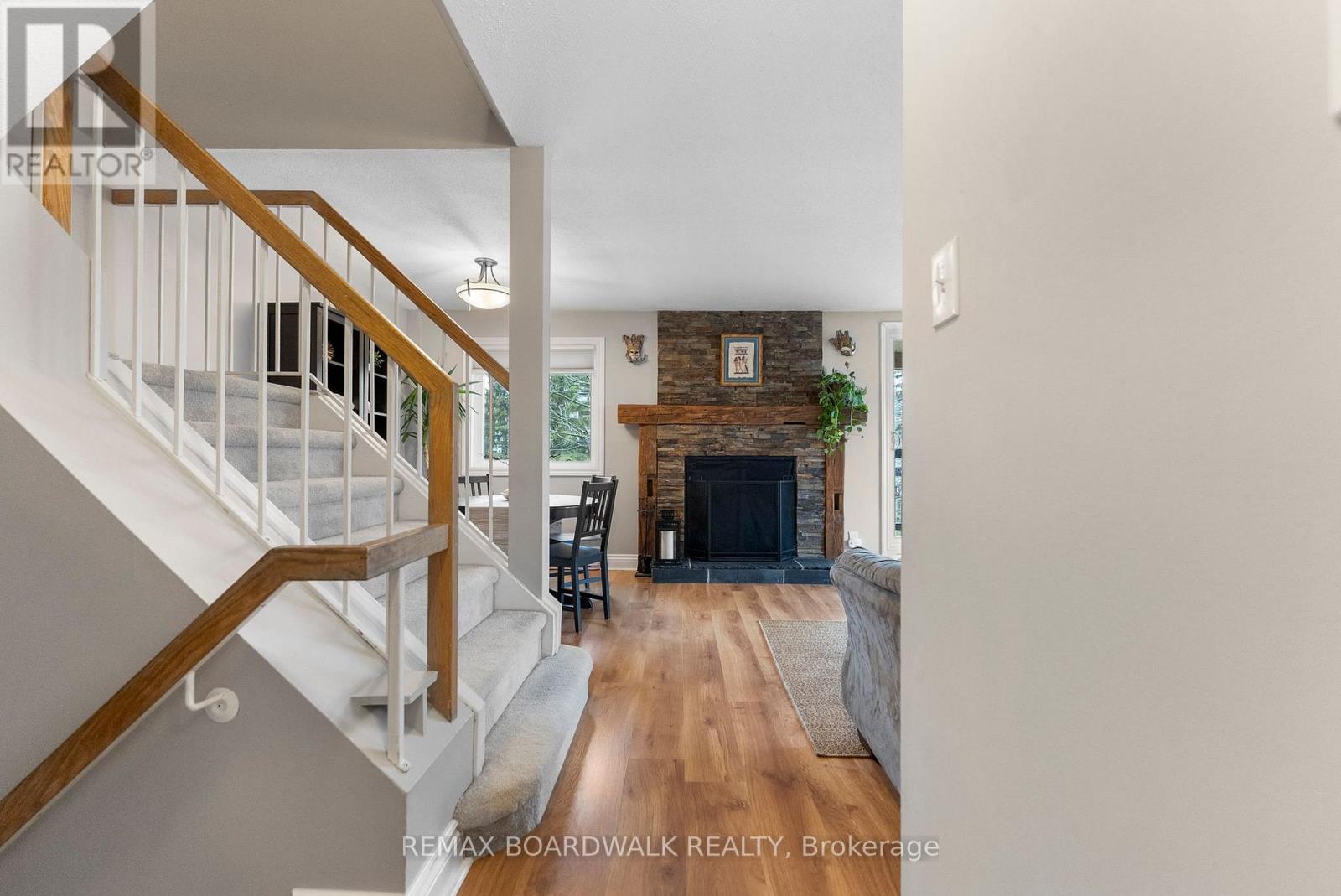 614 Tanguay Court, Ottawa, Ontario  K2L 3X3 - Photo 6 - X12993372