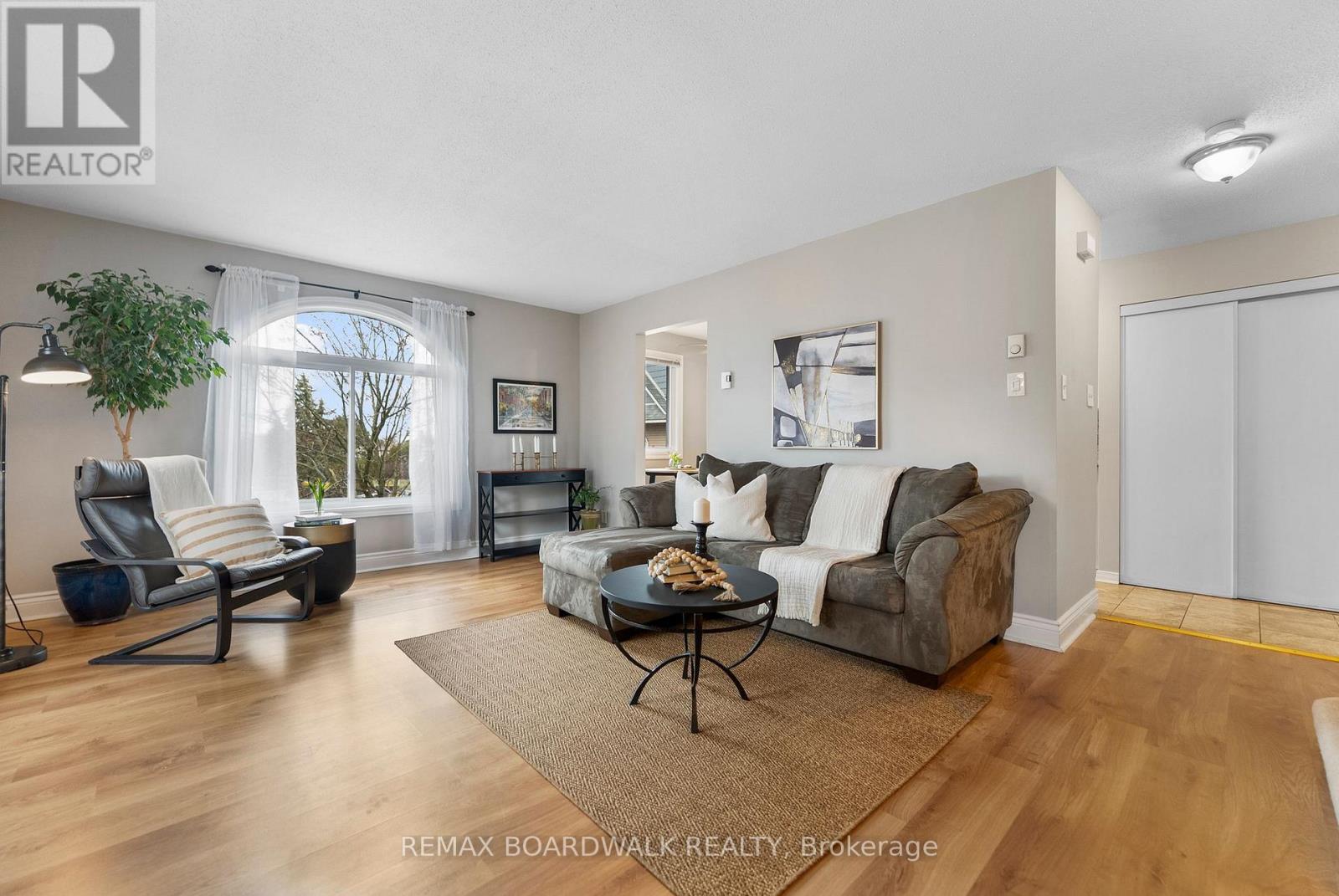 614 Tanguay Court, Ottawa, Ontario  K2L 3X3 - Photo 9 - X12993372