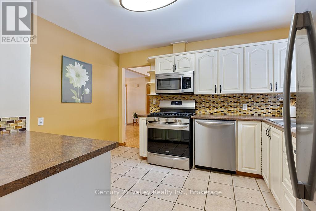 107 Augsburg Road, Bonnechere Valley, Ontario K0J 1T0 - Photo 17 - X12993374