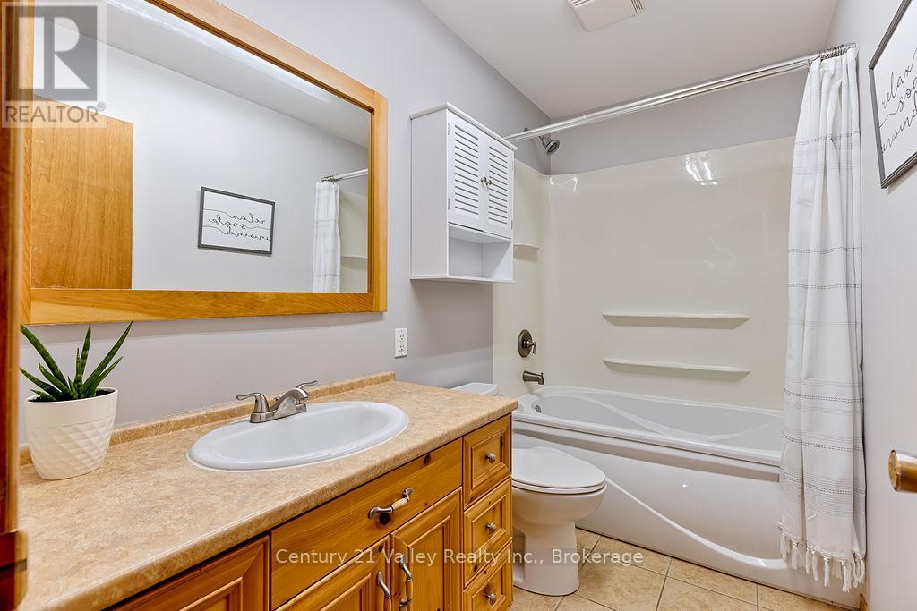 107 Augsburg Road, Bonnechere Valley, Ontario K0J 1T0 - Photo 24 - X12993374