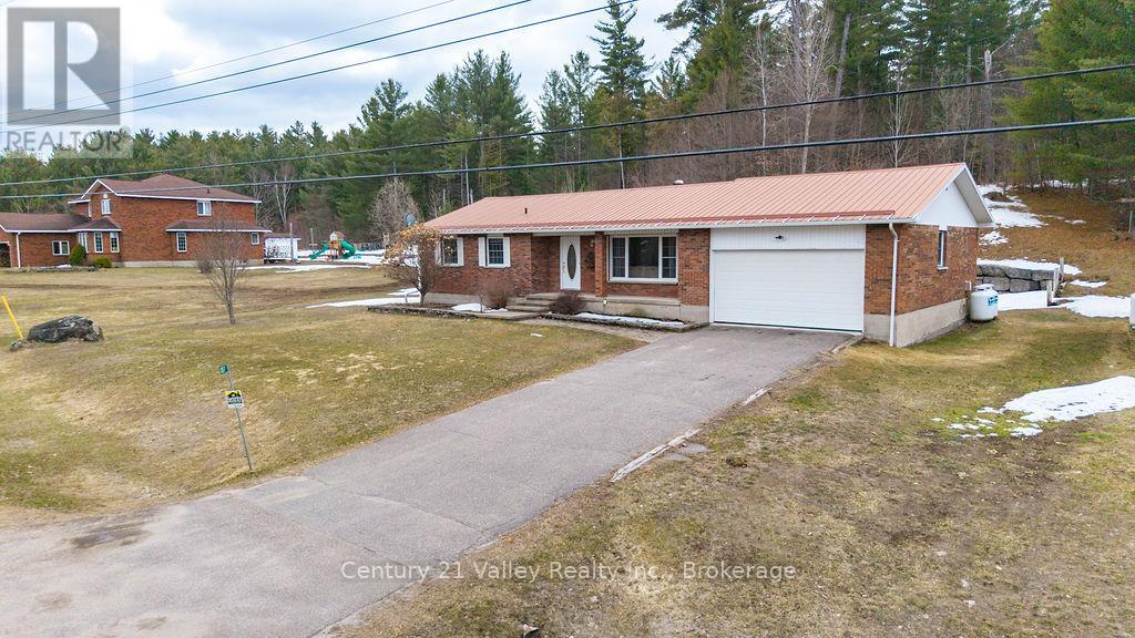107 Augsburg Road, Bonnechere Valley, Ontario K0J 1T0 - Photo 6 - X12993374