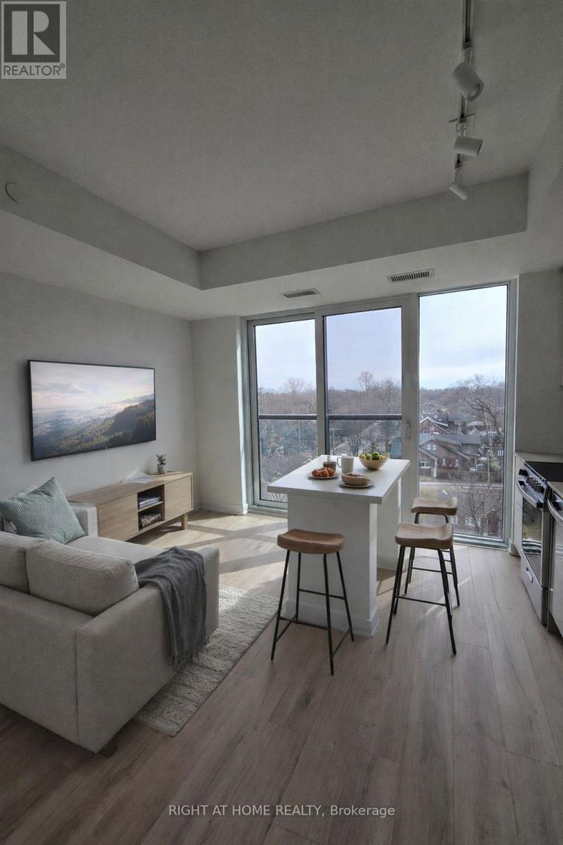 808 - 1660 BLOOR STREET W, Toronto, Ontario