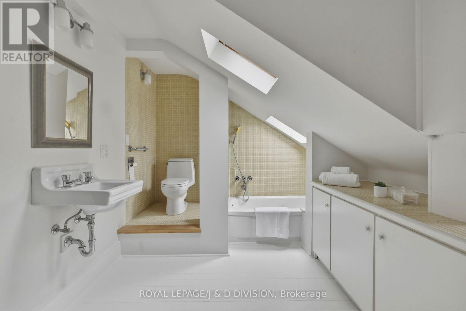 18 Tranby Avenue, Toronto, Ontario  M5R 1N5 - Photo 26 - C12990882