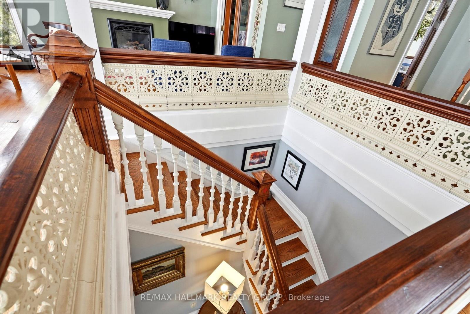 53 Scrivens Street, Ottawa, Ontario  K2B 8M6 - Photo 5 - X12970568