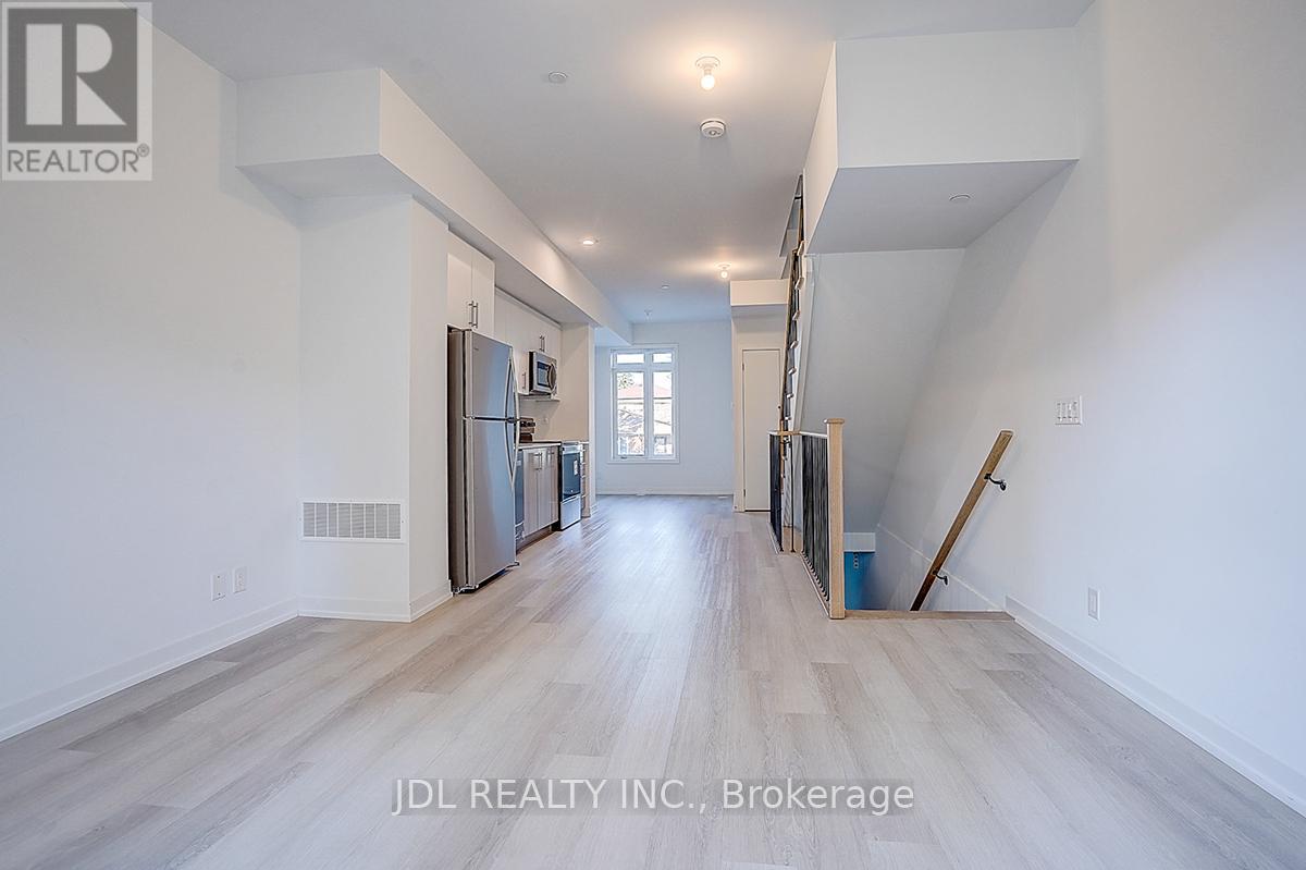 70b Tisdale Avenue, Toronto, Ontario  M4A 0A9 - Photo 14 - C12993358