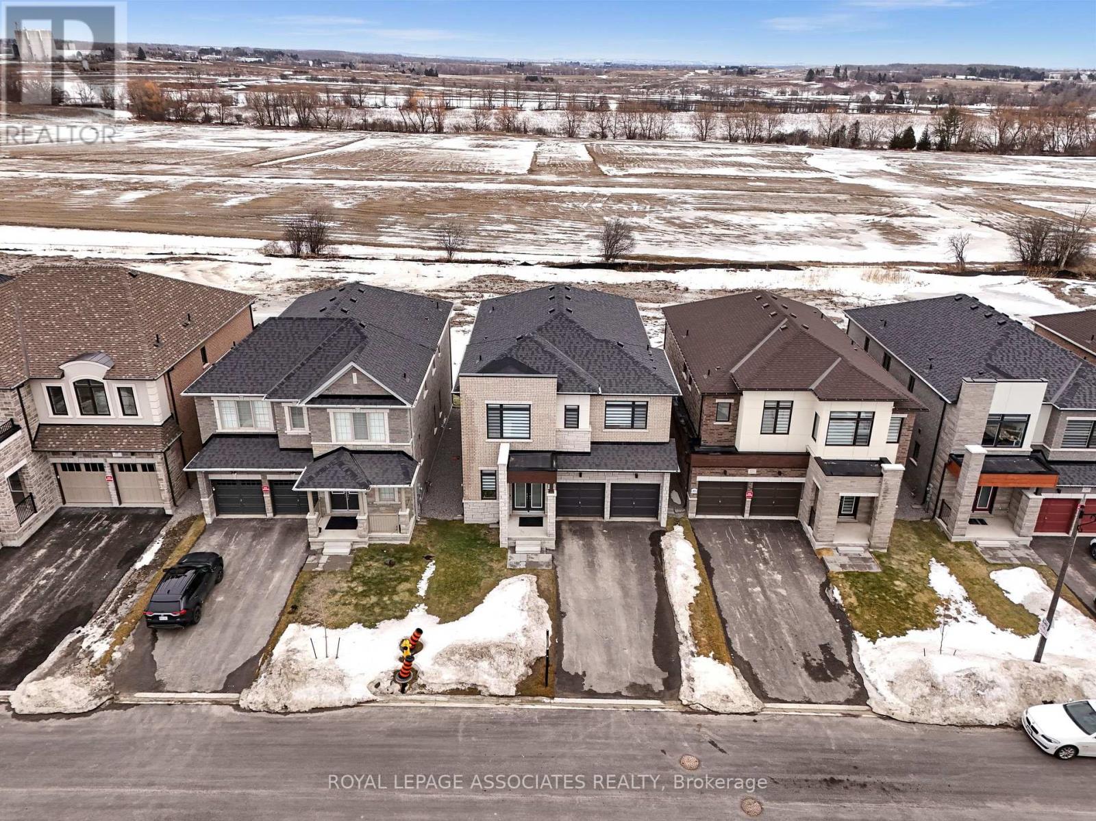 2215 Beckman Crescent, Oshawa, Ontario L1L 0W8 - Photo 39 - E12993378