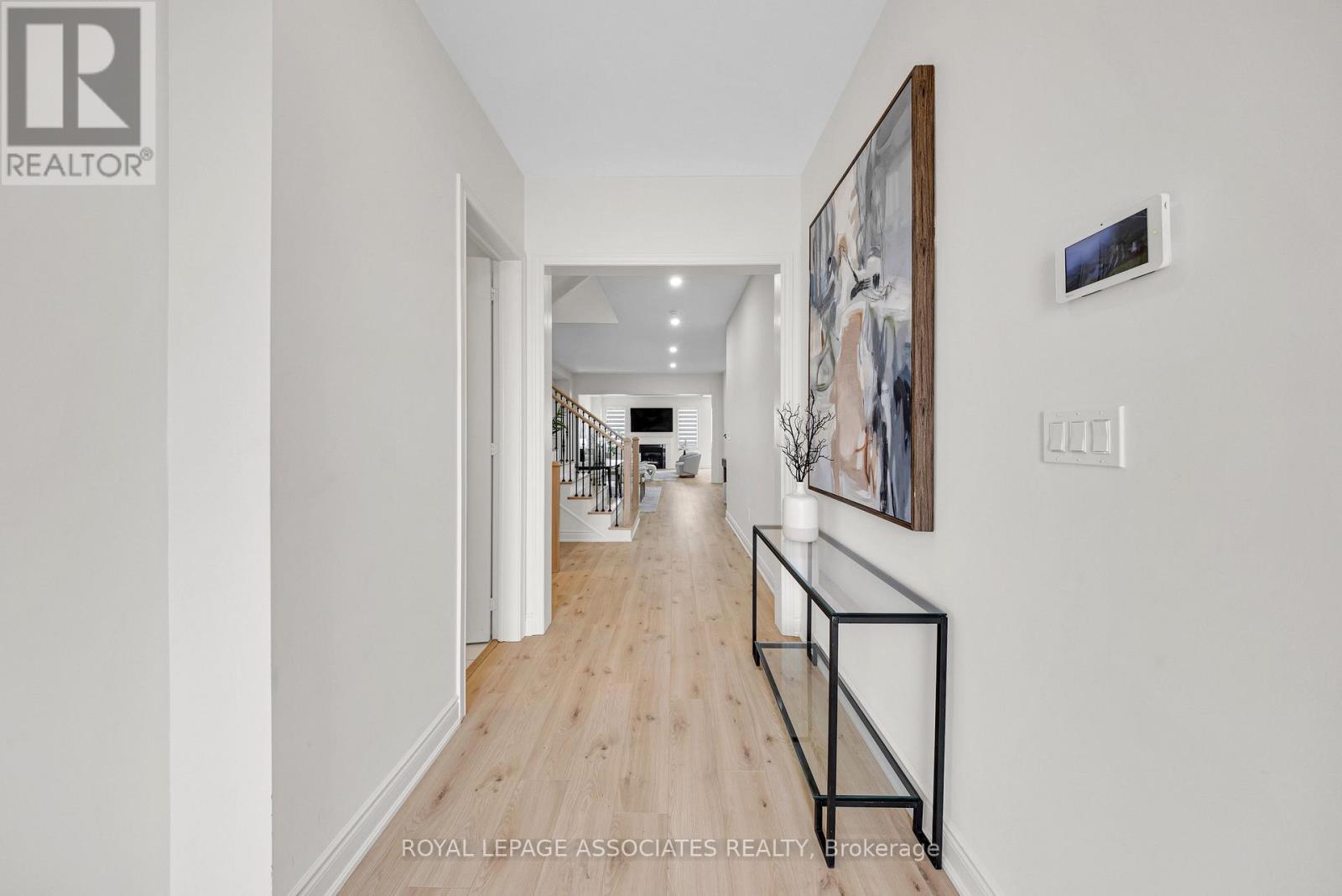 2215 Beckman Crescent, Oshawa, Ontario L1L 0W8 - Photo 4 - E12993378