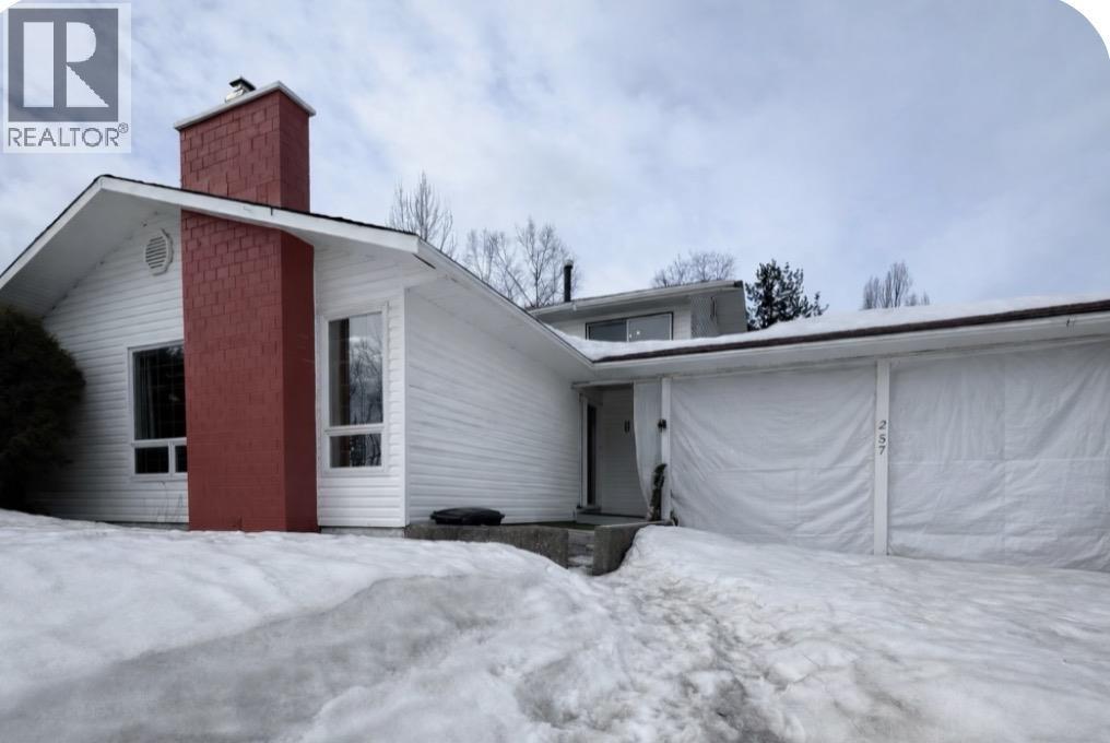257 CENTENNIAL DRIVE, Mackenzie, British Columbia