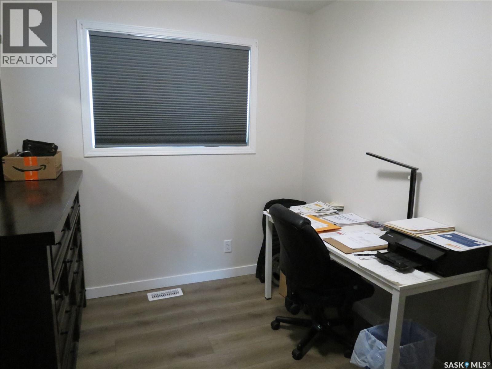 19 Merlin Crescent, Regina, Saskatchewan  S4R 3E7 - Photo 20 - SK032825