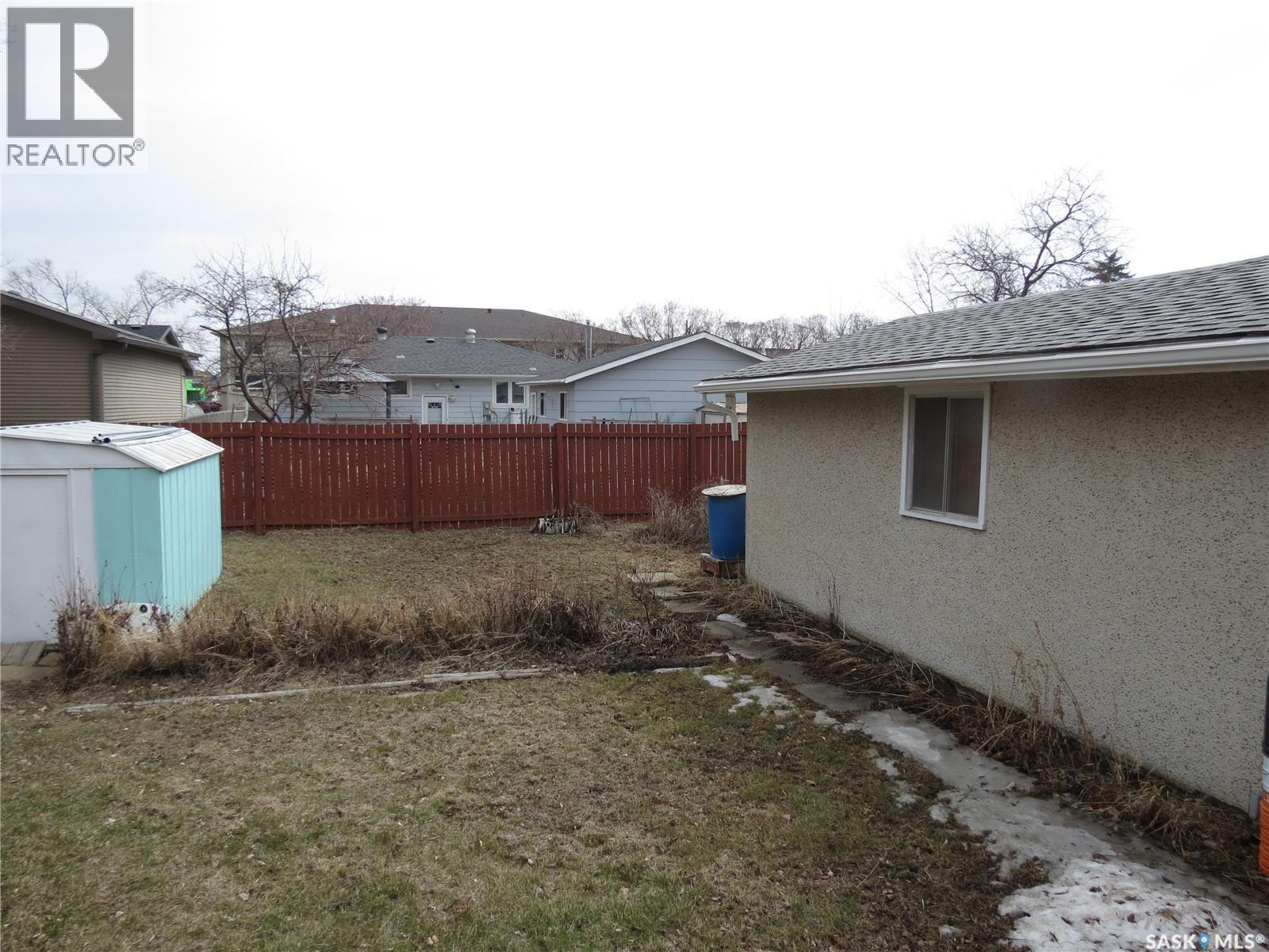 19 Merlin Crescent, Regina, Saskatchewan  S4R 3E7 - Photo 4 - SK032825