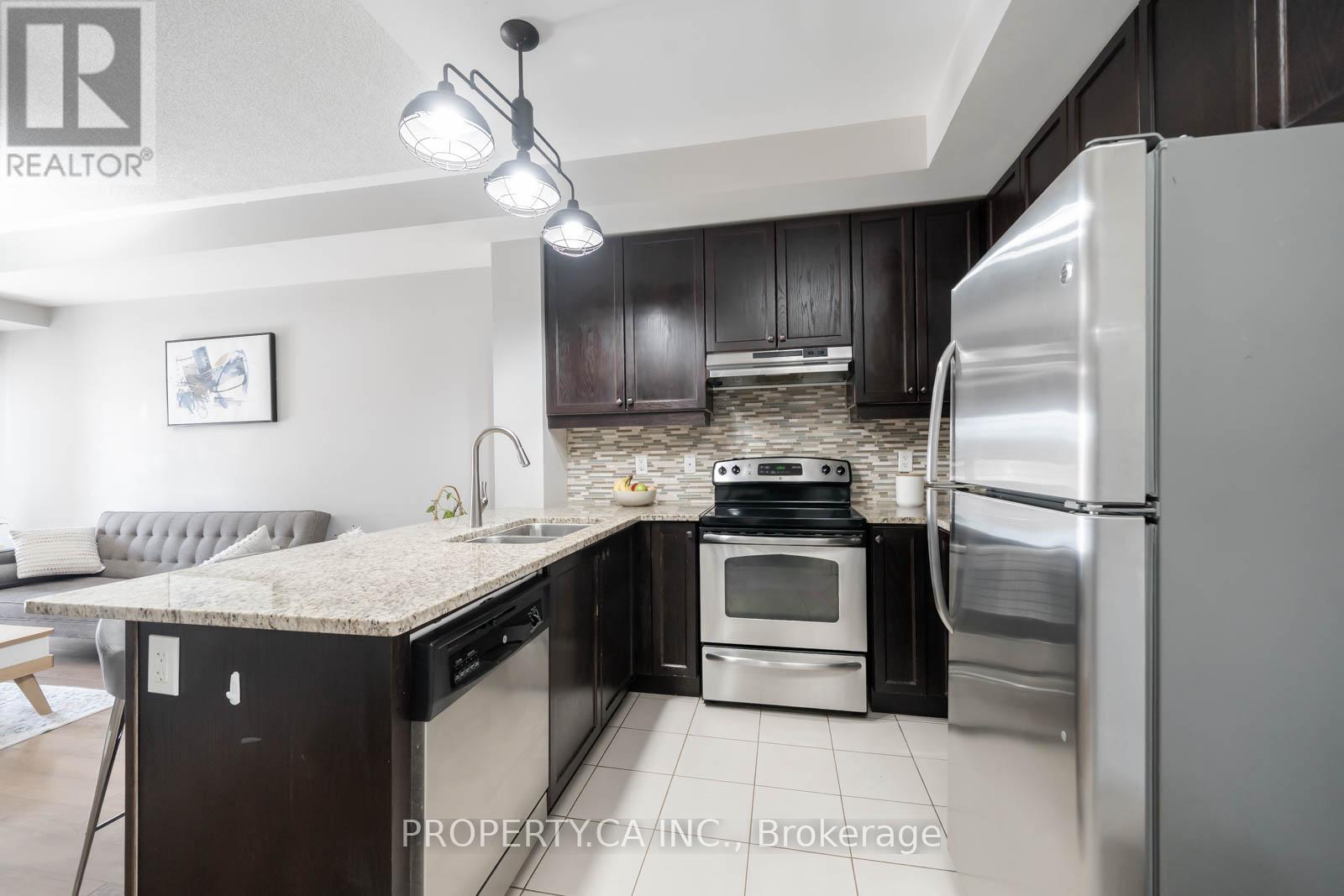 144 - 570 Lolita Gardens, Mississauga, Ontario  L5A 0A1 - Photo 5 - W12993380