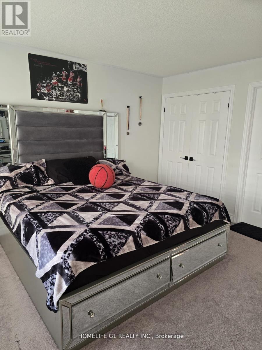 32 Branigan Crescent, Halton Hills, Ontario  L7G 0N1 - Photo 10 - W12993390