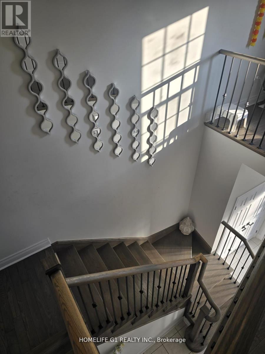 32 Branigan Crescent, Halton Hills, Ontario  L7G 0N1 - Photo 12 - W12993390