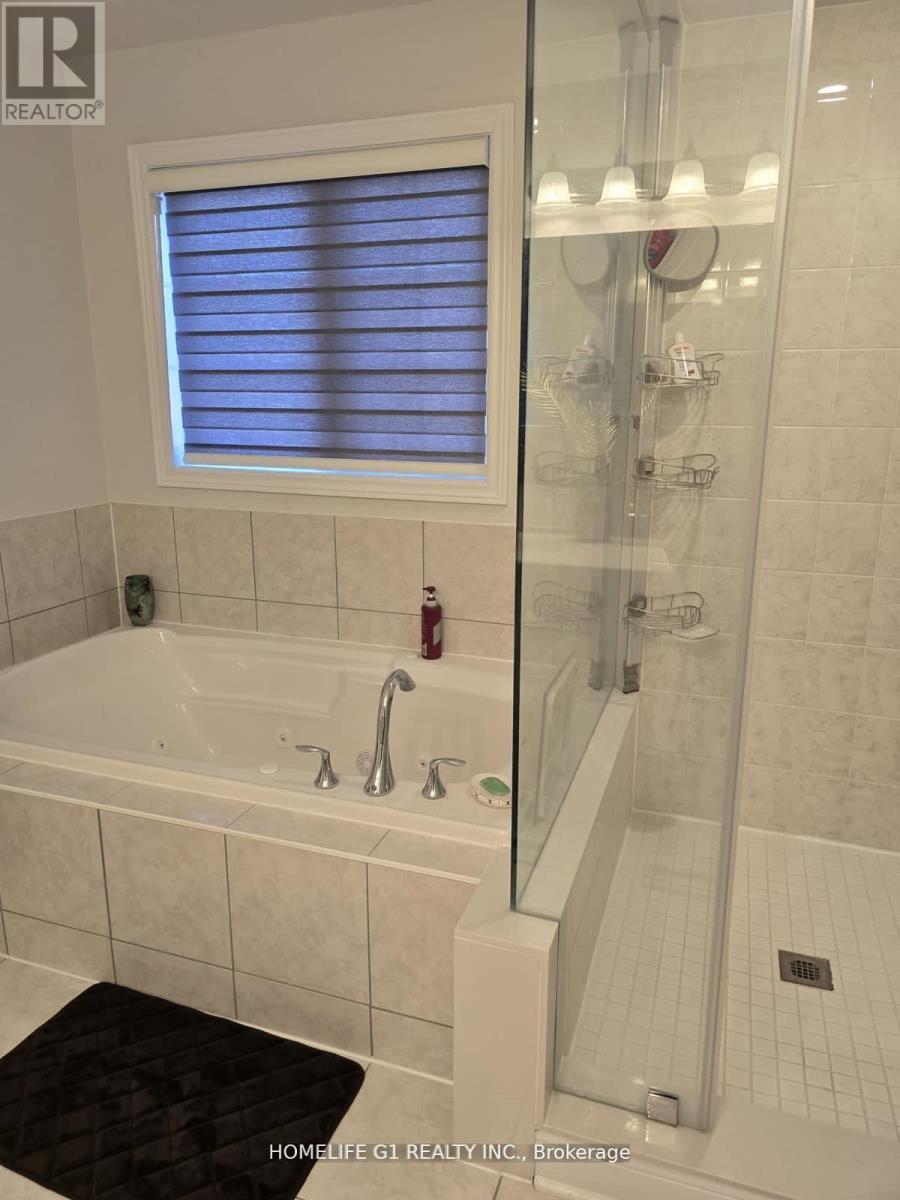 32 Branigan Crescent, Halton Hills, Ontario  L7G 0N1 - Photo 8 - W12993390