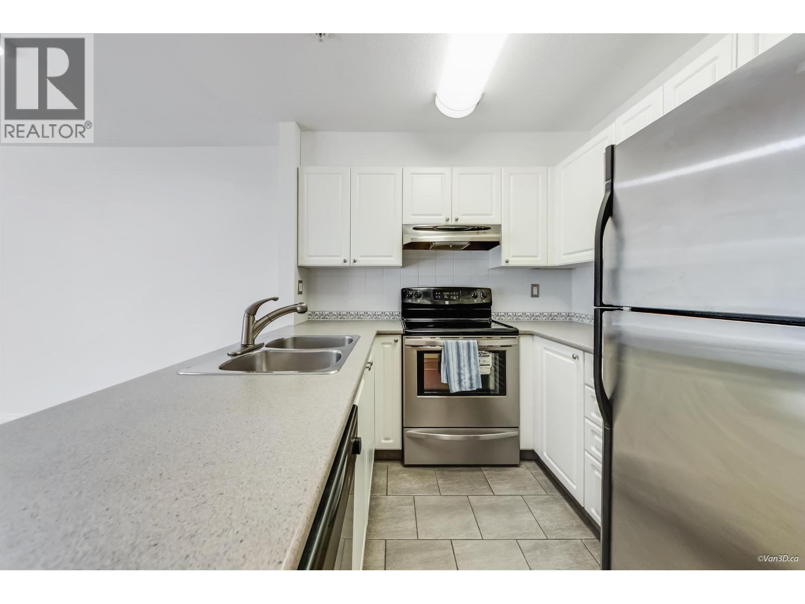 127 6588 Southoaks Crescent, Burnaby, British Columbia V5E 4K1 - Photo 5 - R3110411