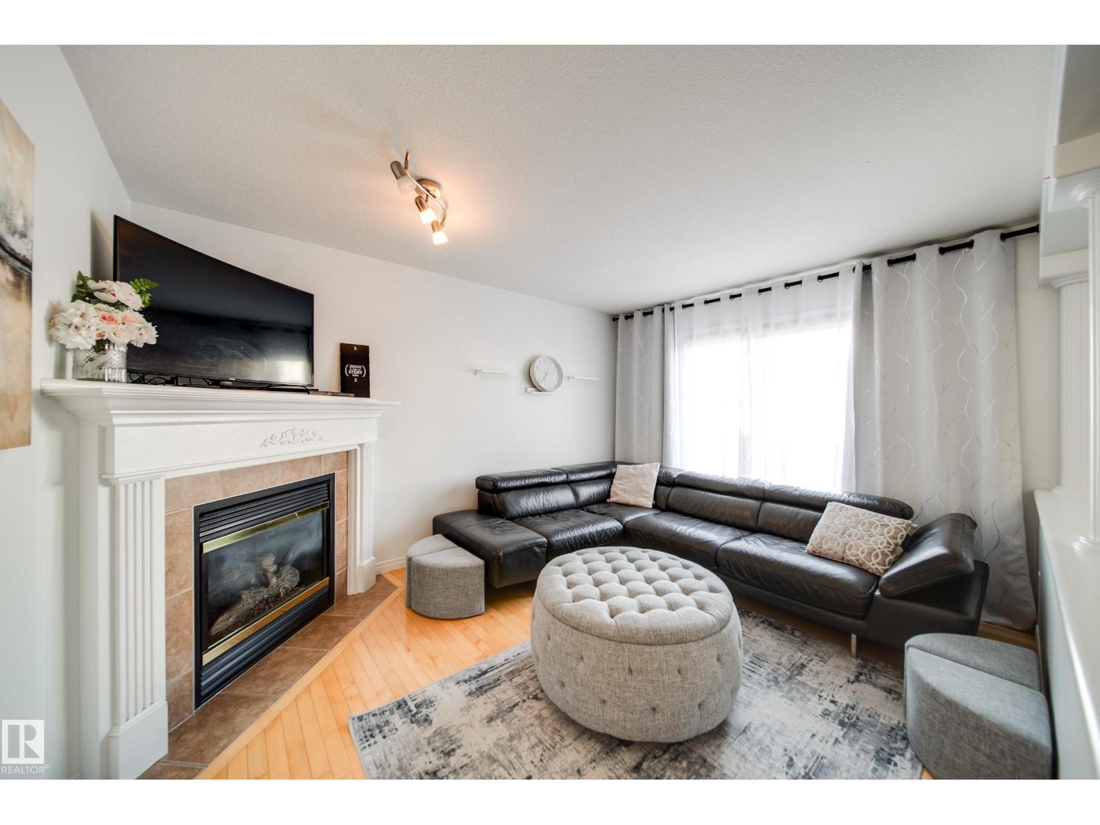 3716 160a Av Nw, Edmonton, Alberta  T5Y 3G1 - Photo 3 - E4477687