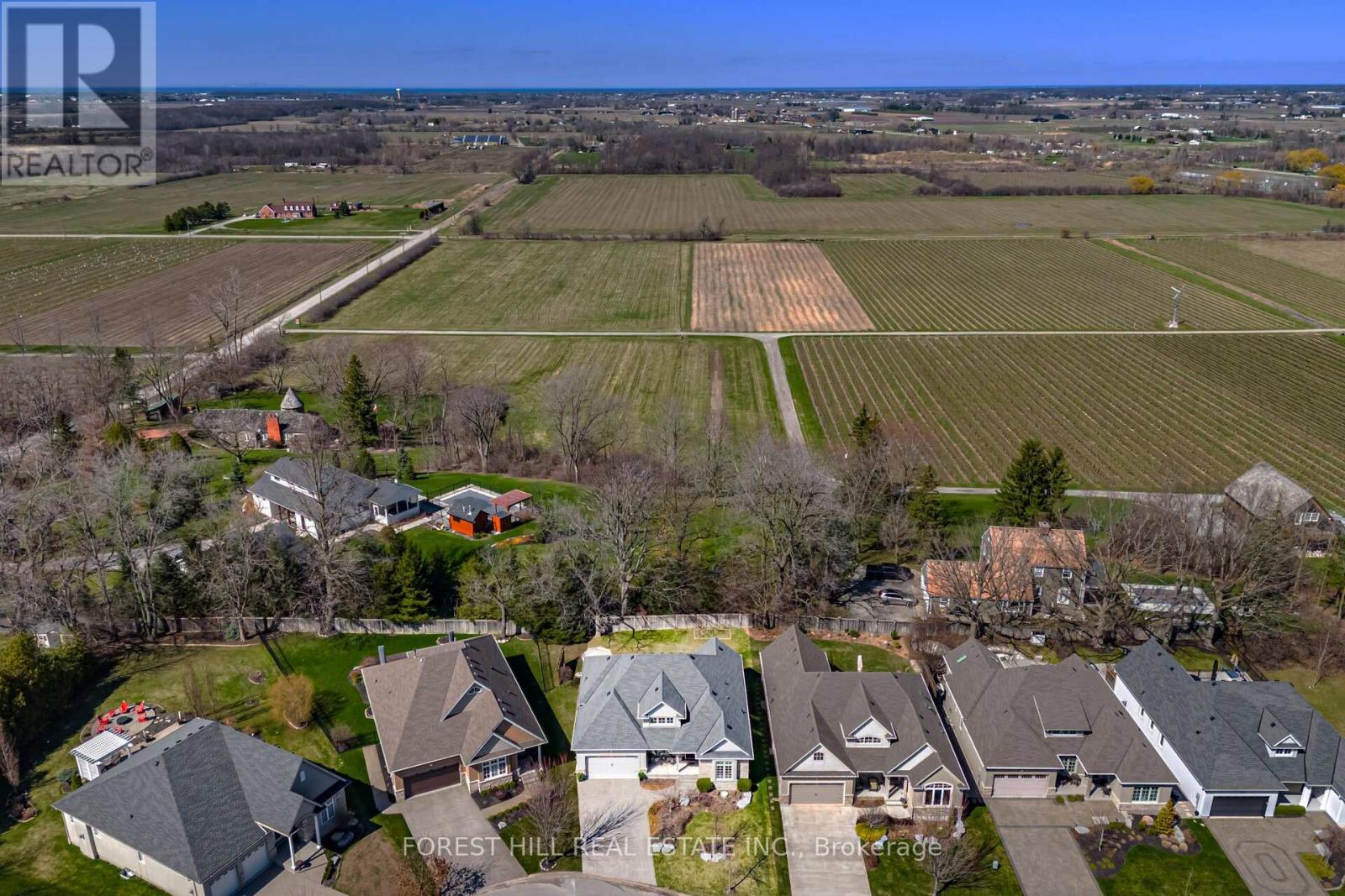 51 Stoneridge Crescent, Niagara-On-The-Lake, Ontario  L0S 1J1 - Photo 2 - X12993352