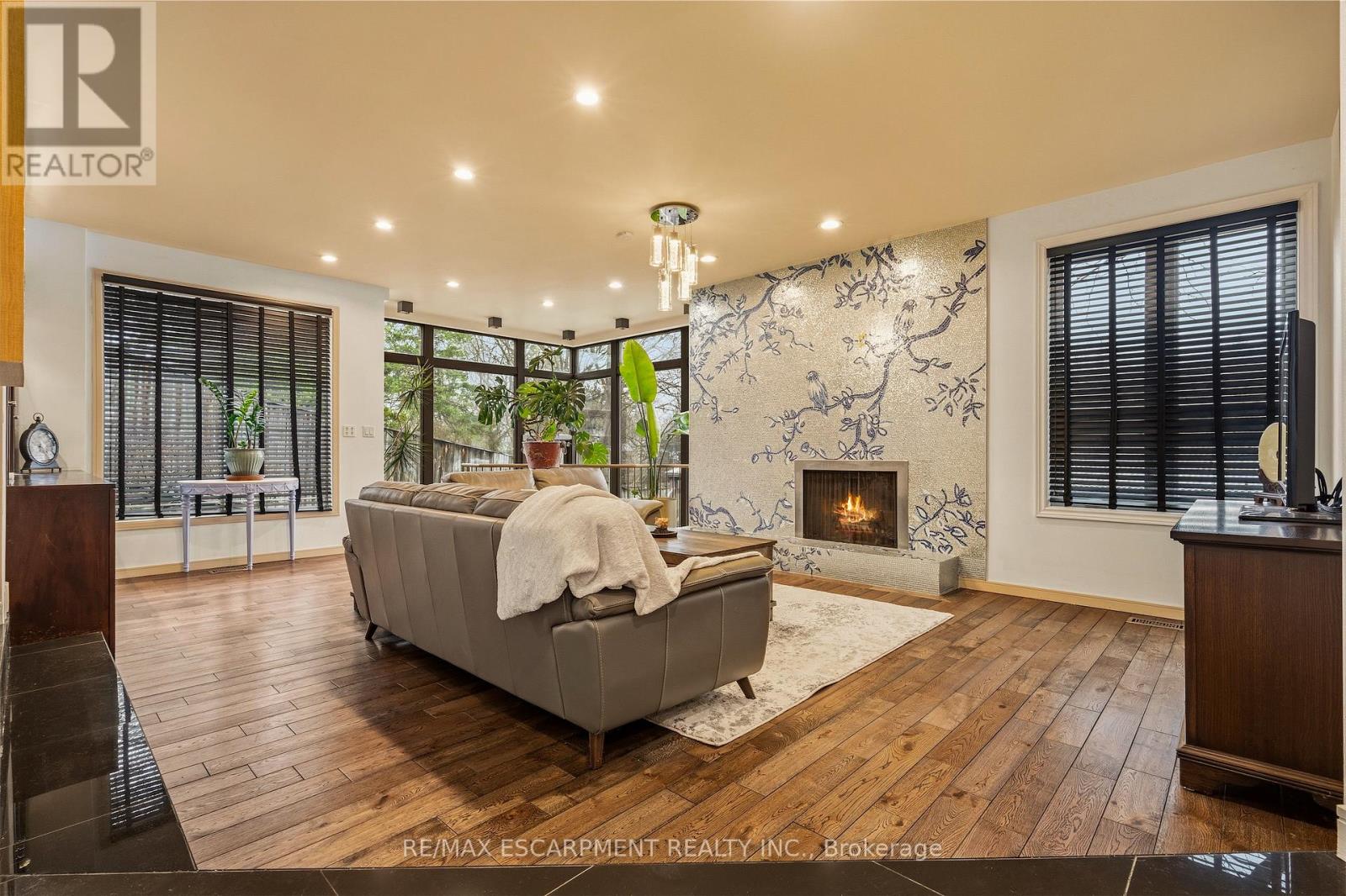 78 Terrace Drive, Hamilton, Ontario  L9H 3X2 - Photo 12 - X12993368