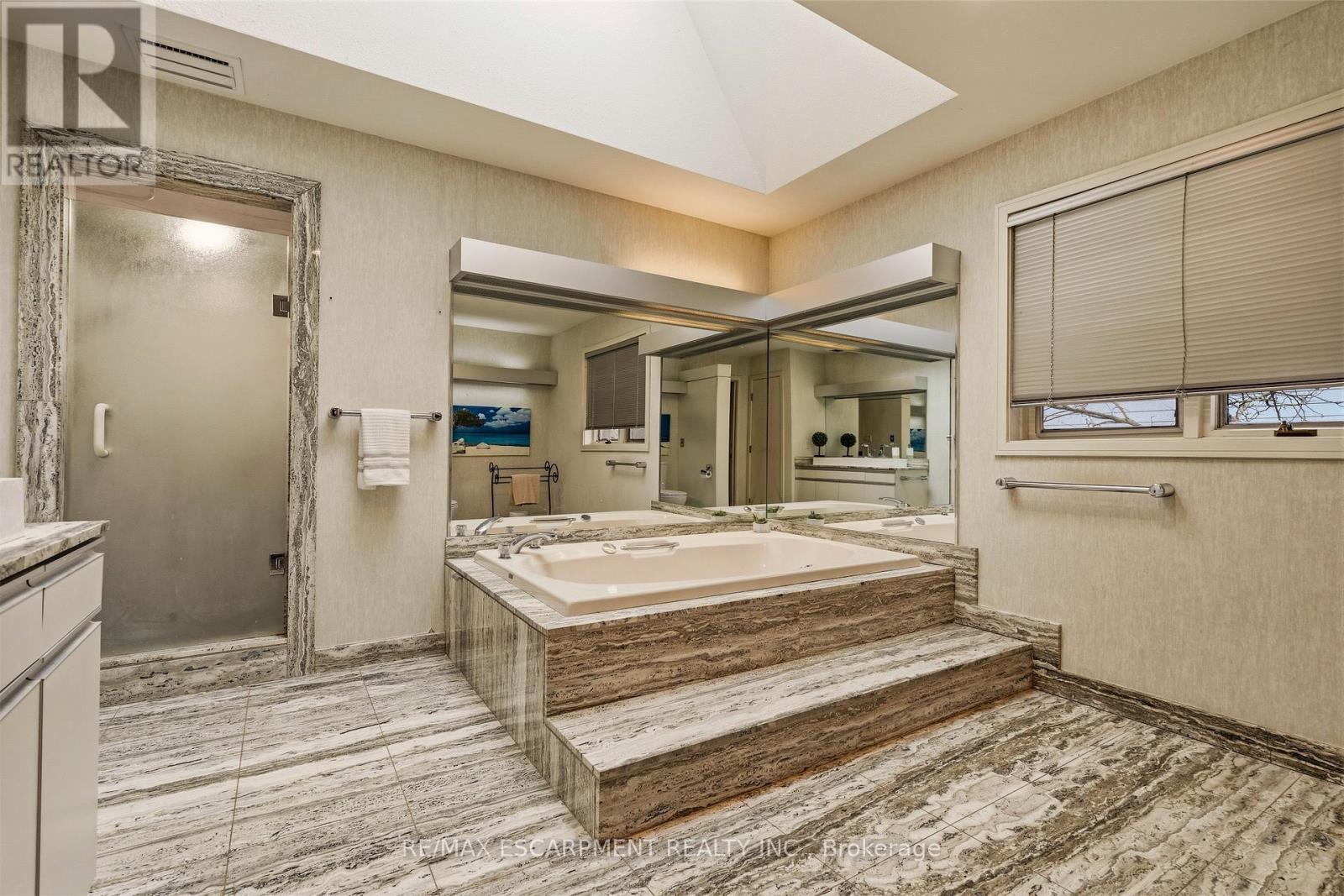 78 Terrace Drive, Hamilton, Ontario  L9H 3X2 - Photo 27 - X12993368