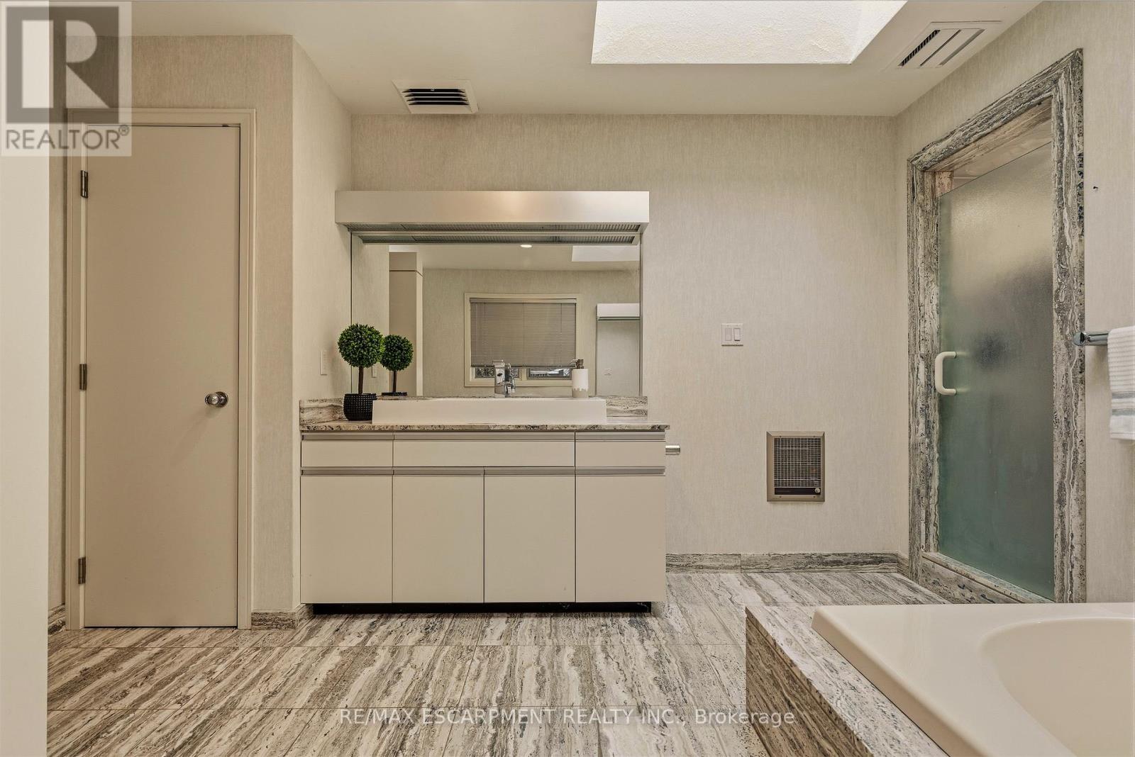 78 Terrace Drive, Hamilton, Ontario  L9H 3X2 - Photo 28 - X12993368