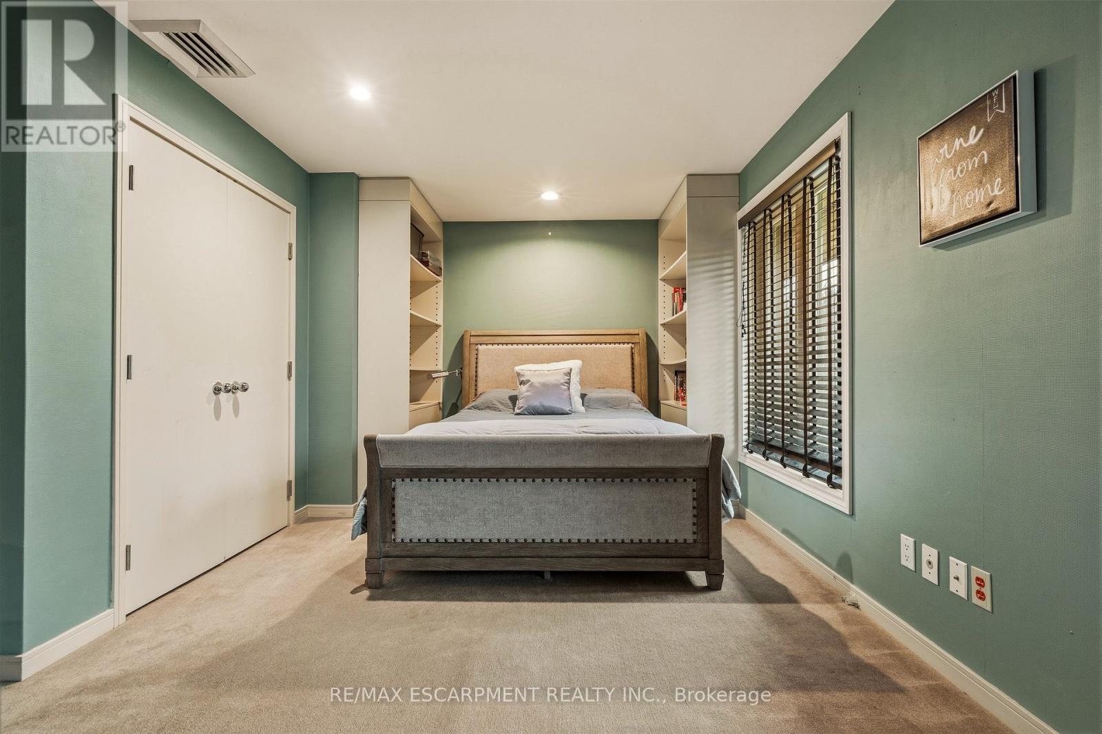 78 Terrace Drive, Hamilton, Ontario  L9H 3X2 - Photo 33 - X12993368