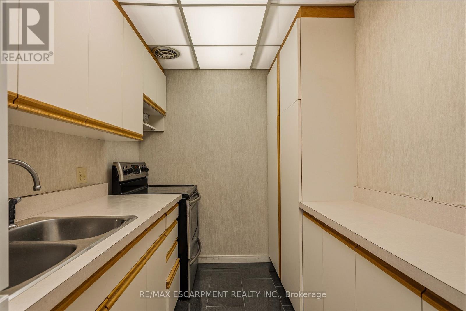 78 Terrace Drive, Hamilton, Ontario  L9H 3X2 - Photo 41 - X12993368