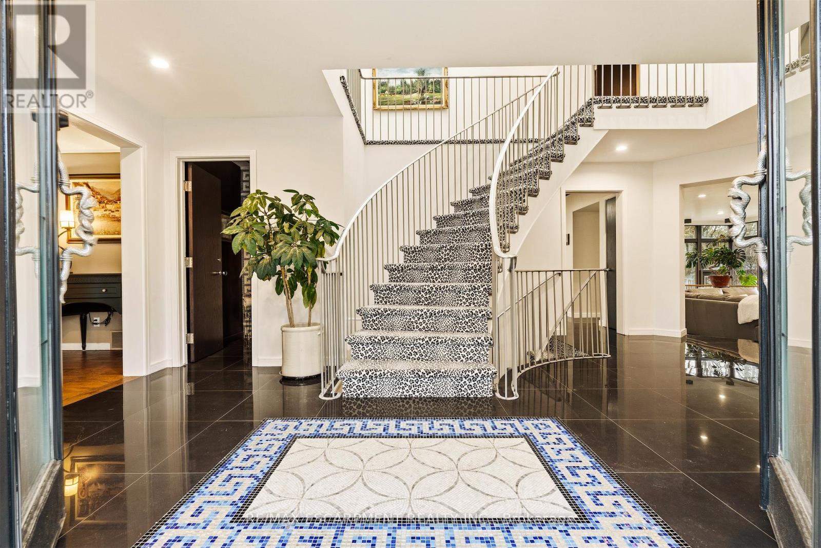 78 Terrace Drive, Hamilton, Ontario  L9H 3X2 - Photo 5 - X12993368