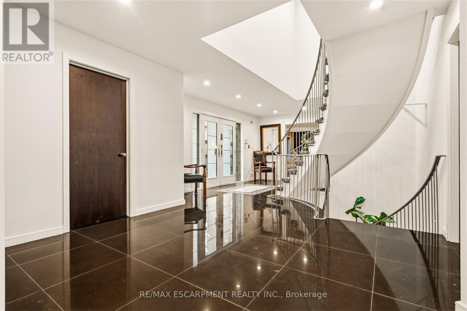 78 Terrace Drive, Hamilton, Ontario  L9H 3X2 - Photo 7 - X12993368