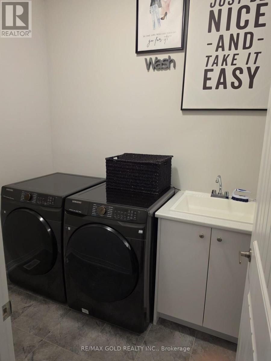 216 Provident Way, Hamilton, Ontario  L0R 1W0 - Photo 10 - X12993382