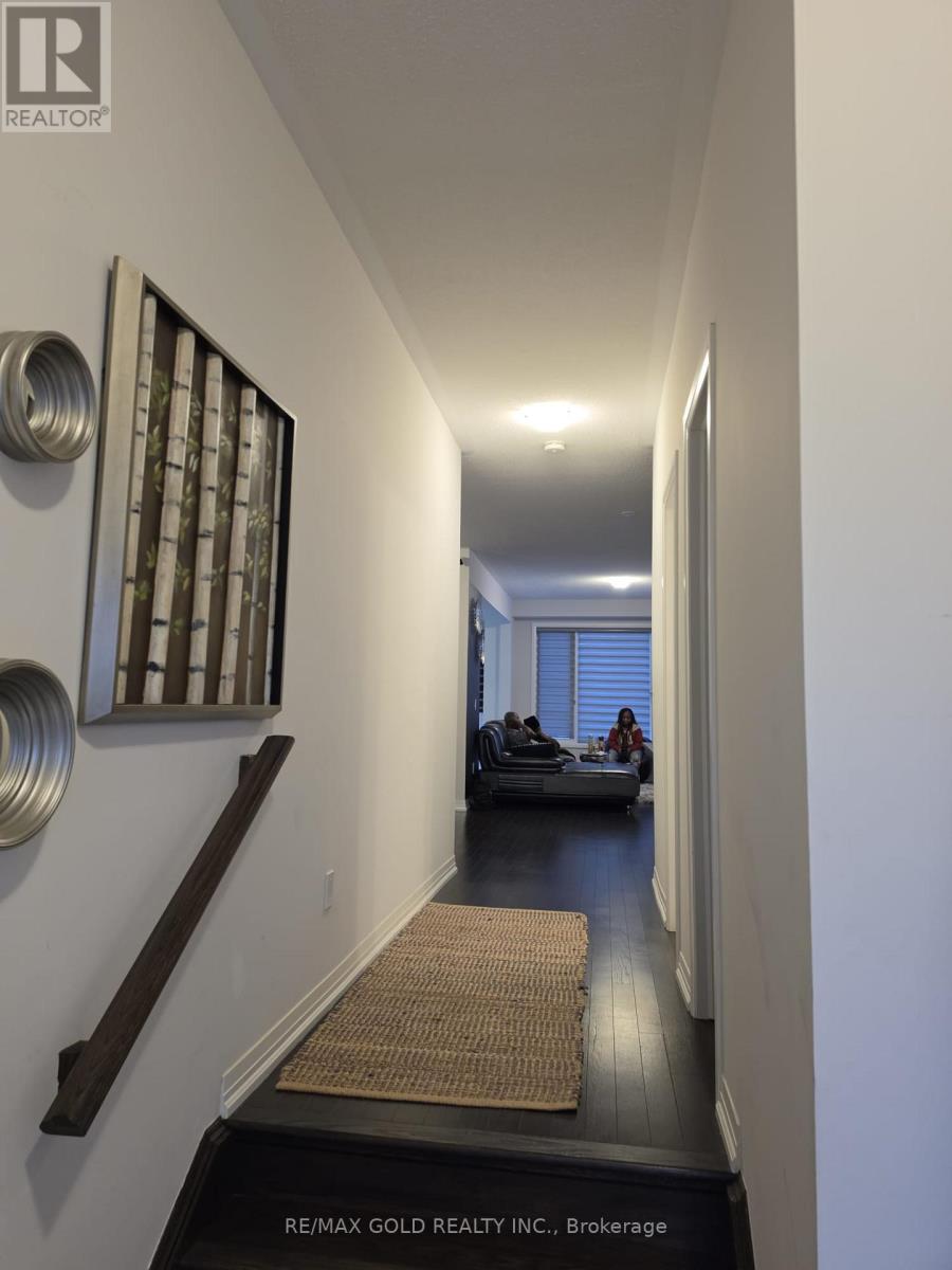 216 Provident Way, Hamilton, Ontario  L0R 1W0 - Photo 11 - X12993382