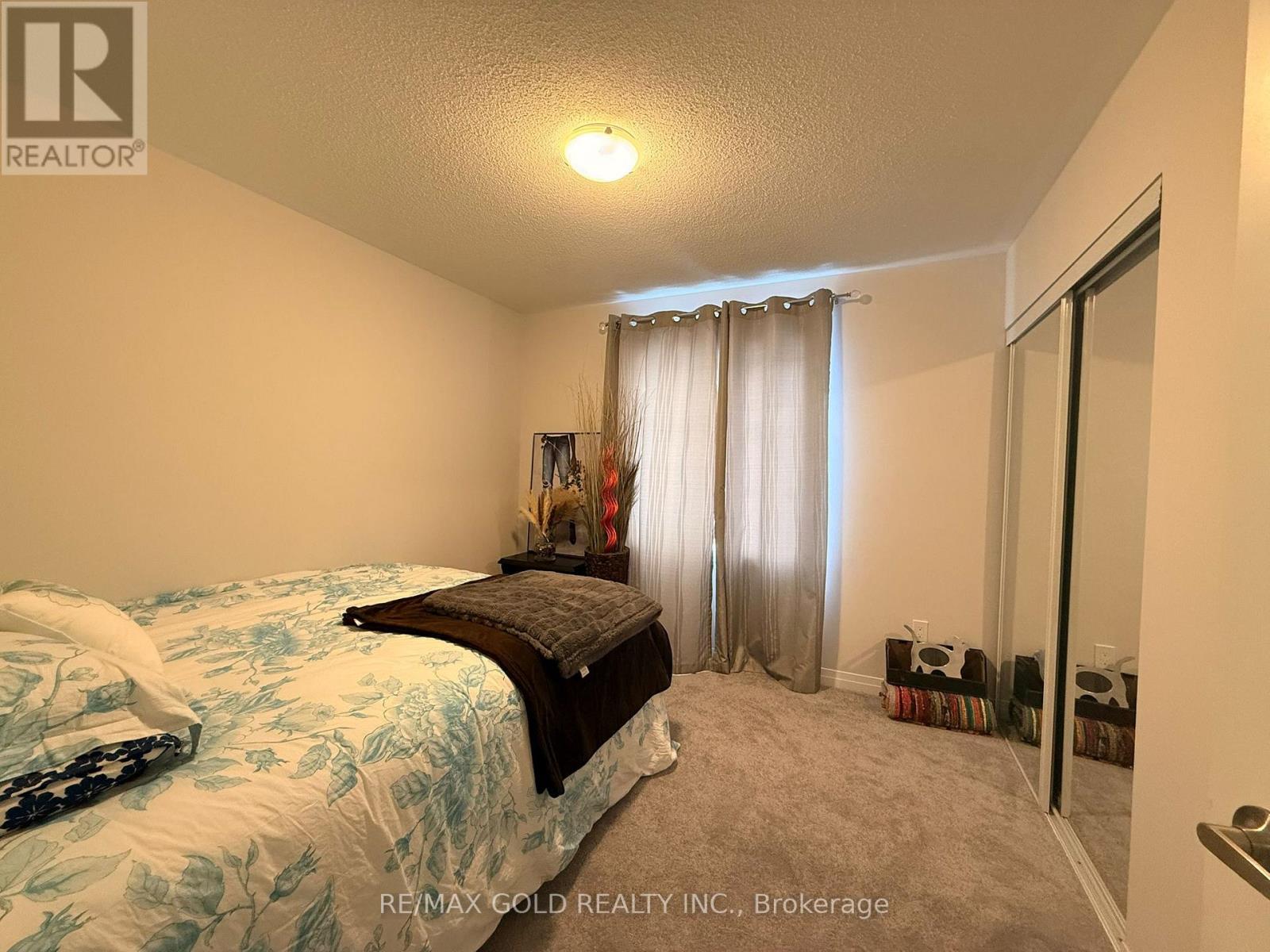 216 Provident Way, Hamilton, Ontario  L0R 1W0 - Photo 12 - X12993382