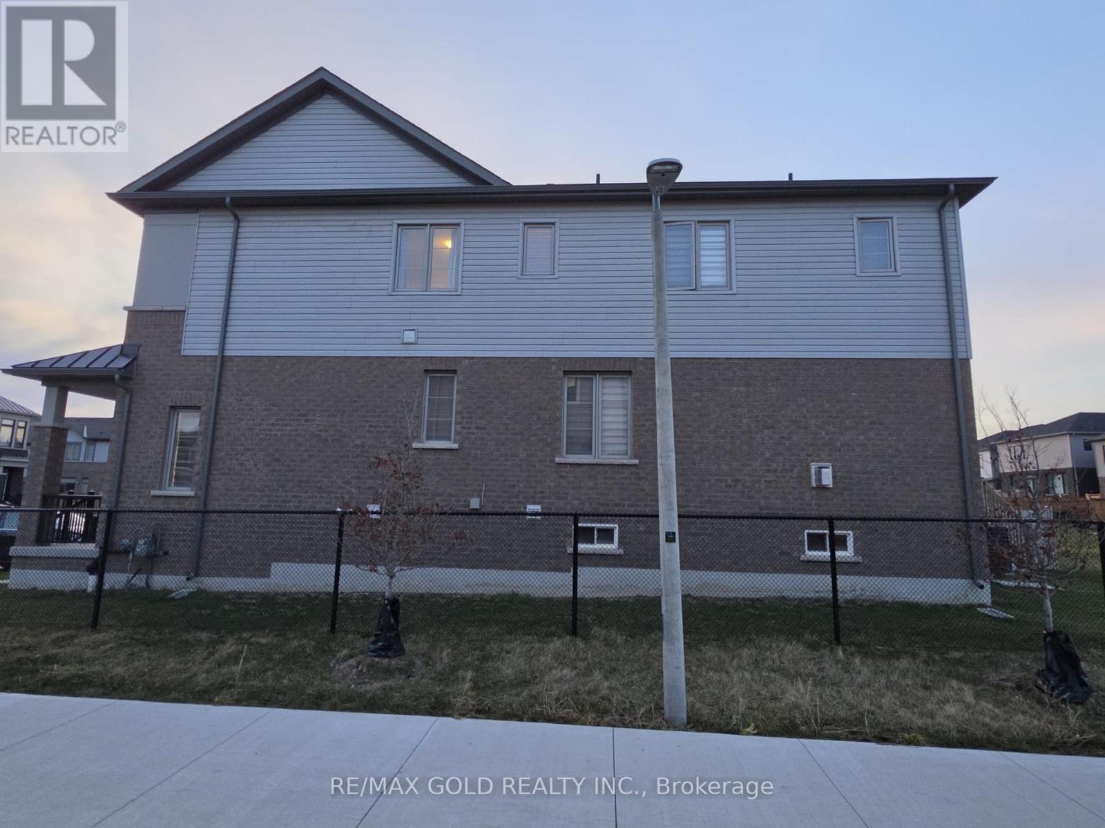 216 Provident Way, Hamilton, Ontario  L0R 1W0 - Photo 27 - X12993382