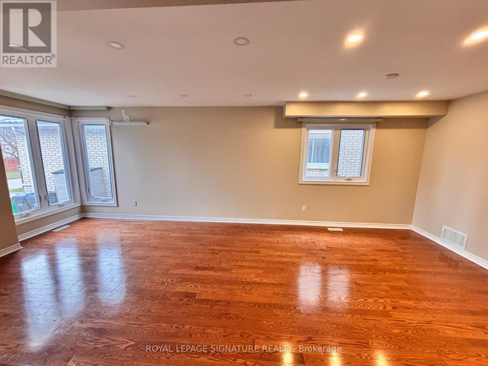 5503 Landsborough Avenue, Mississauga, Ontario  L5R 3X1 - Photo 4 - W12845374