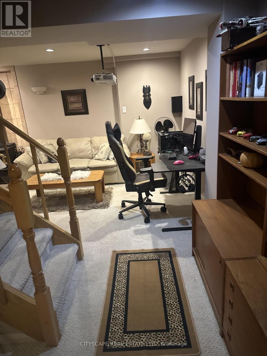 102 Snowcap Road, Brampton, Ontario  L6R 1J1 - Photo 16 - W12990852