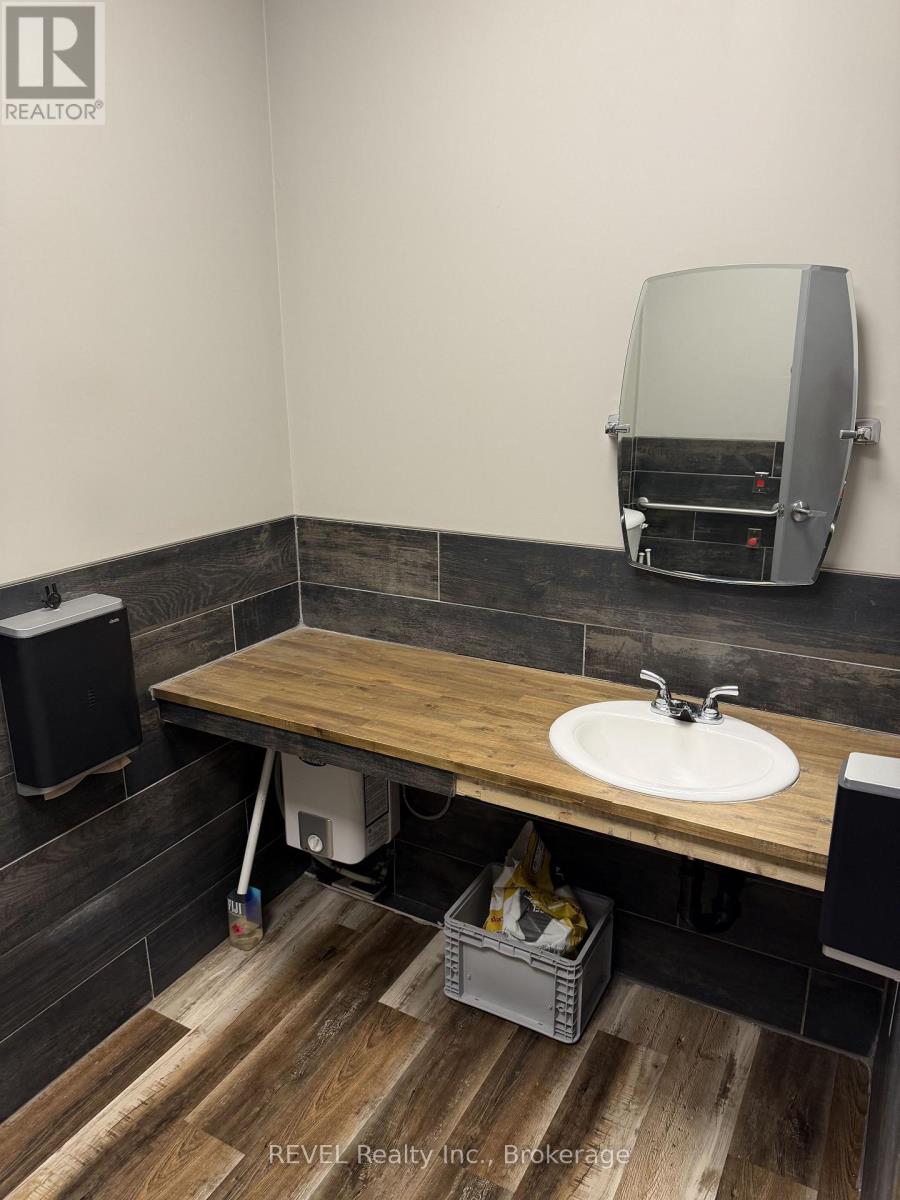 2 - 8189 Lundys Lane, Niagara Falls, Ontario  L2H 1H3 - Photo 12 - X12993458