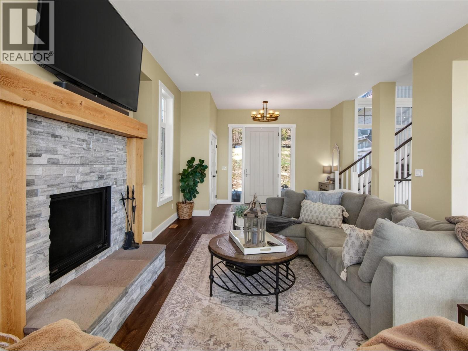 1276 Riddle Road, Penticton, British Columbia  V2A 8X2 - Photo 8 - 10381824