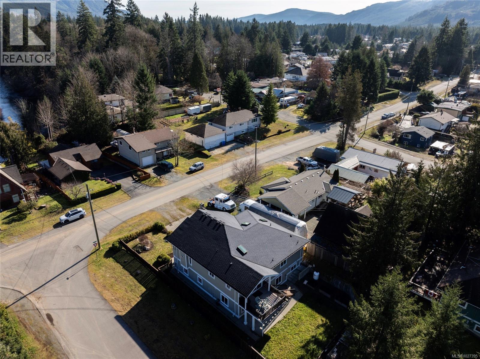 40 Somenos St, Lake Cowichan, British Columbia  V0R 2G0 - Photo 7 - 1027395