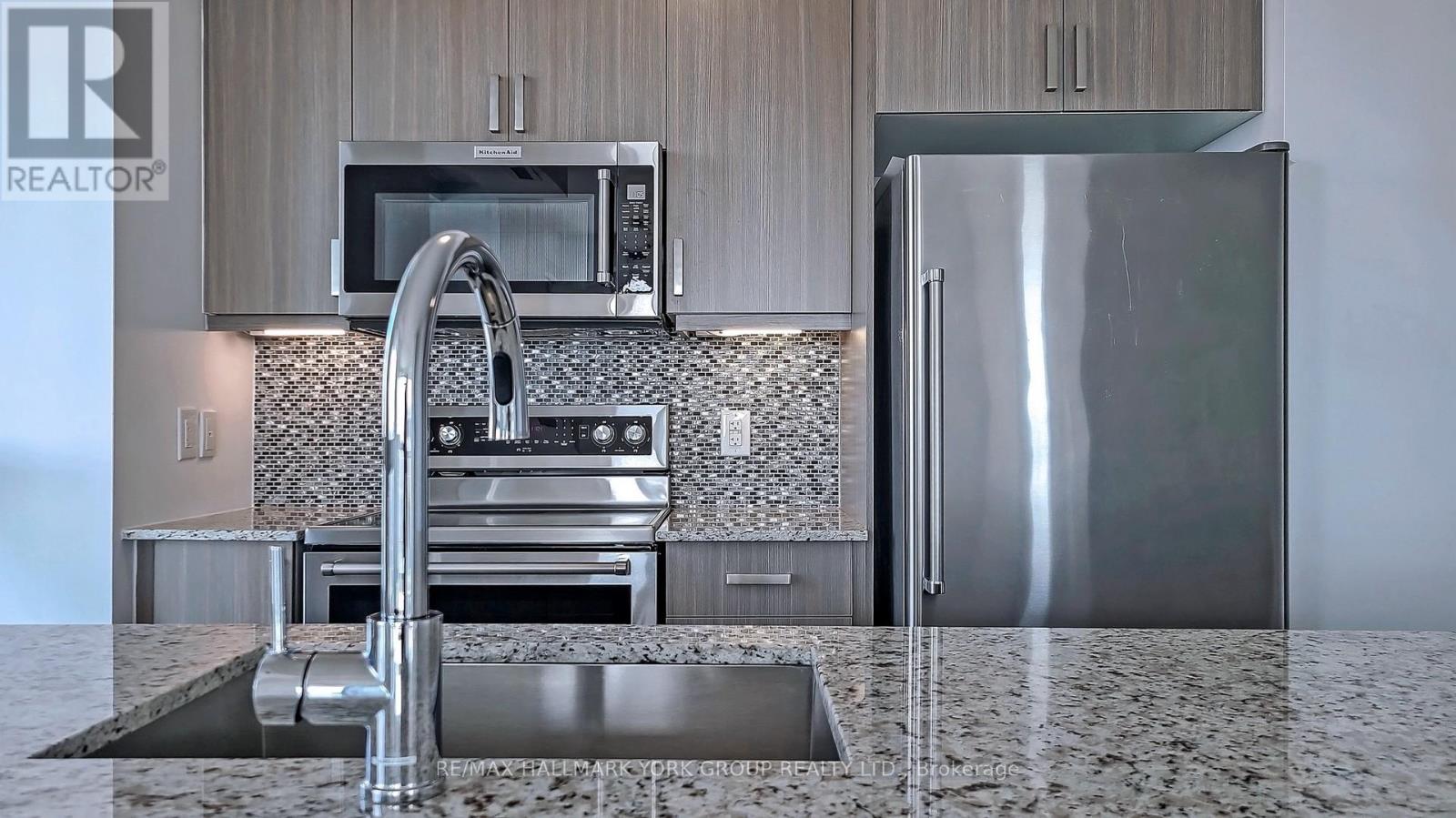 705 - 1603 Eglinton Avenue W, Toronto, Ontario  M6E 0A1 - Photo 5 - C12993466