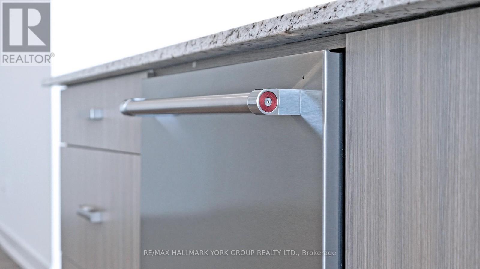 705 - 1603 Eglinton Avenue W, Toronto, Ontario  M6E 0A1 - Photo 6 - C12993466