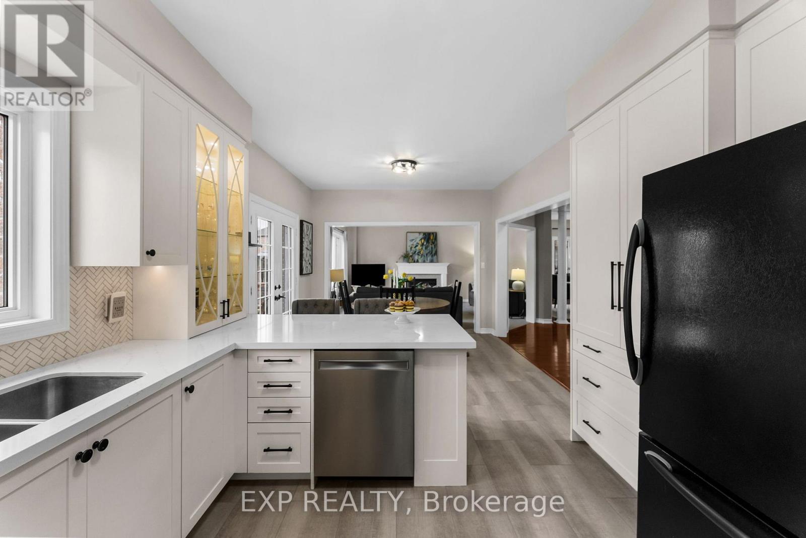 14 Whitestone Drive, Georgina, Ontario  L4P 0A3 - Photo 18 - N12989372