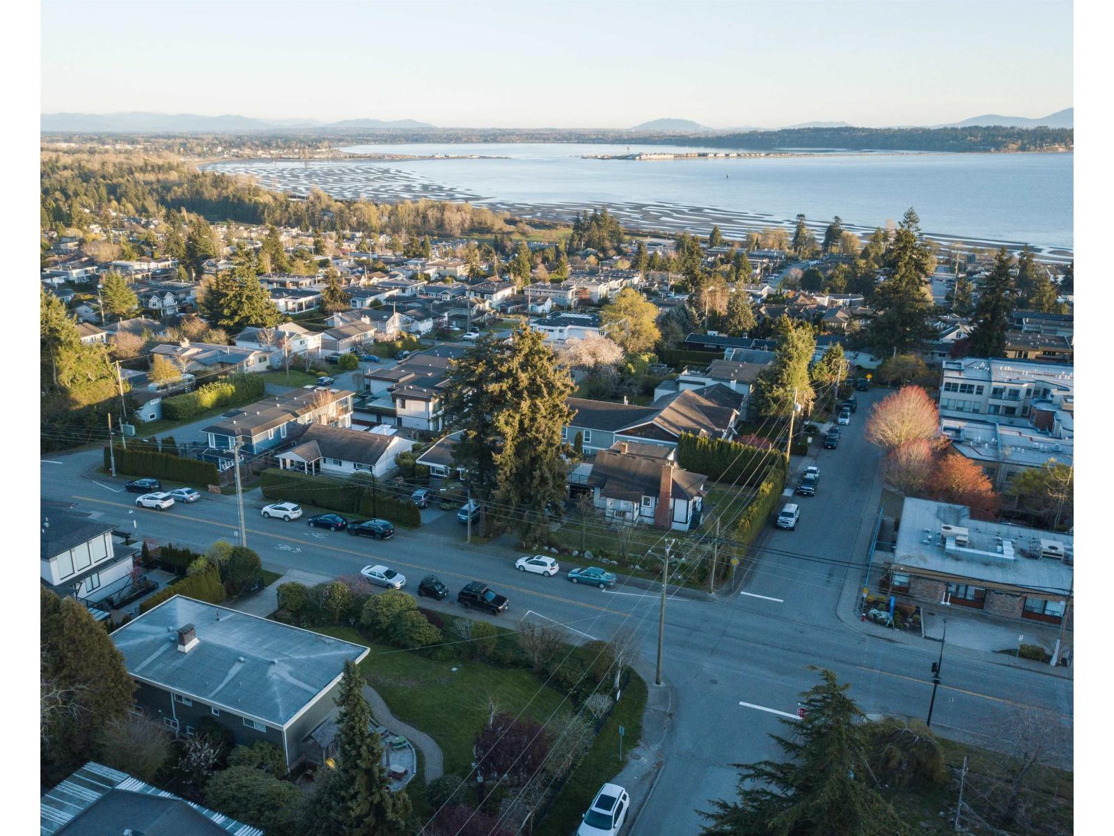 15663 Buena Vista Avenue, White Rock, British Columbia  V4B 1Z6 - Photo 8 - R3110768