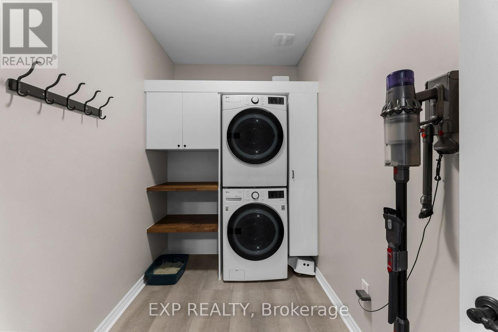 14 Whitestone Drive, Georgina, Ontario  L4P 0A3 - Photo 23 - N12989372